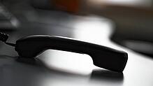 Eine Seniorin aus Schwenningen ist am Mittwoch Opfer von Telefonbetrügern geworden (Symbolbild).