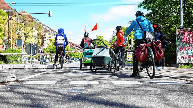 Der Bahnübergang an der Fahrradstraße.