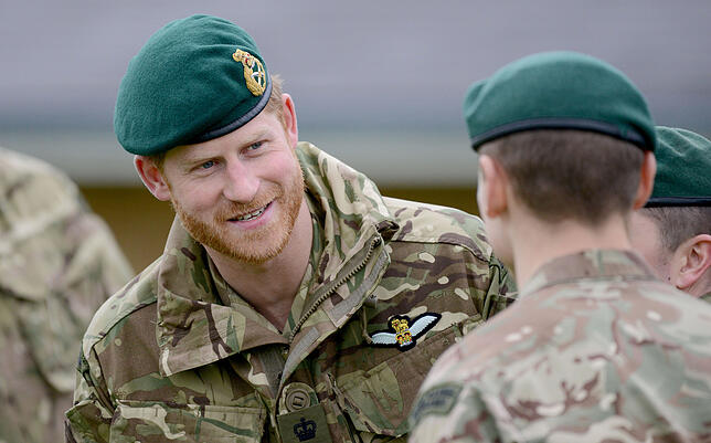 Der britische Prinz Harry, Herzog von Sussex, besucht die britische militärische Einheit 42 Commando Royal Marines auf ihrem Stützpunkt