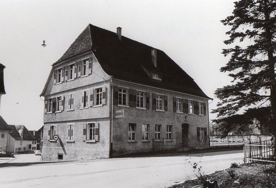 Von 1852 bis 1963 gingen die Immenstaader Kinder in diesem Gebäude zur Schule. 1970 wurde es abgerissen.