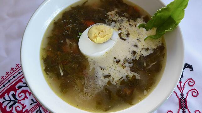 Kommt aus der Ukraine: Sauerampfersuppe oder Grüner Borschtsch.