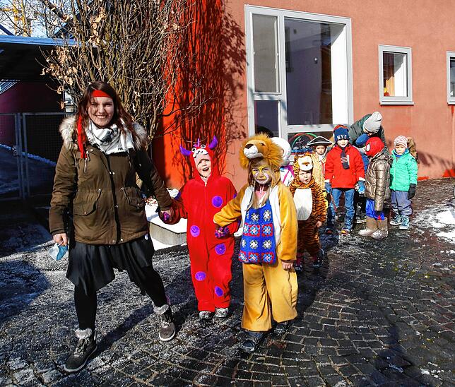 Um 11.40 Uhr startet der kleine Kinderumzug des Münsterkindergartens. Ein Plan sorgt dafür, dass sie Eltern den Nachwuchs an ...