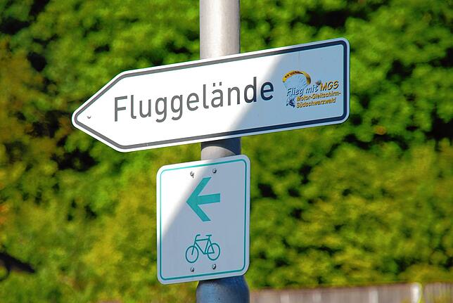 Der Wegweiser an der Schopfheimer Straße.