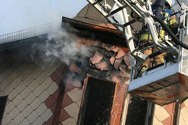 Bild 6: Weinhaus Schunk brennt aus &ndash; Bilder vom Brandort Teil 2