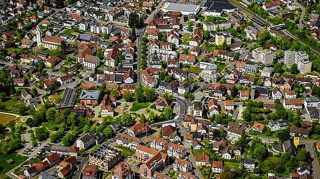 Wo ist er hin? Ein 14-Jähriger ist aus Gottmadingen verschwunden. Die Polizei sucht ihn. Unser Bild zeigt eine Luftaufnahme von Gottmadingen