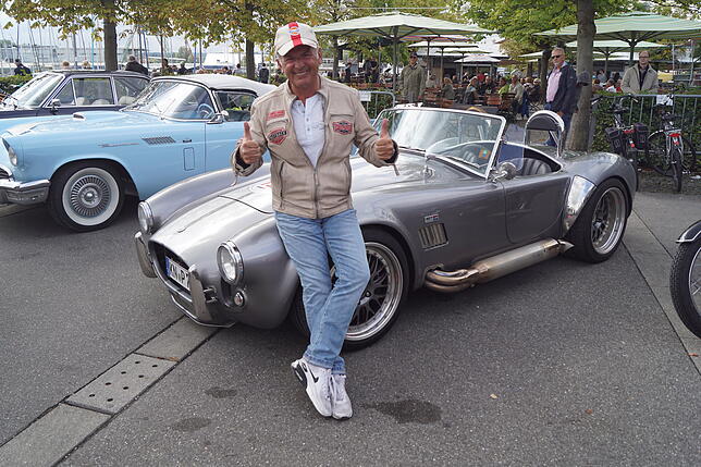 Bild 8: 200 Oldtimer waren auf der Hafenmeile zu sehen. Sechs davon haben wir uns von ihren Besitzern persönlich vorstellen lassen.