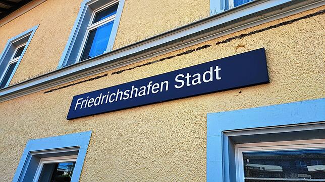 Friedrichshafen, hier ein Bild vom Bahnhof, ist eine von rund 200 Städten, die über einen Umstieg an das Fernverkehrsnetz von Flixtrain ...