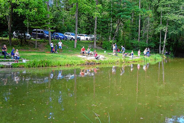 Seit mehr als 40 Jahren ist der Forellenteich Lellwangen an Wochenenden beliebter Treff für Angler und Familien. Mittlerweile ist er ...