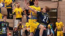 Keinen Sieger gab es im Duell zwischen der HSG Konstanz (links Lars Michelberger) und den Rhein-Neckar Löwen II (Elias Ciudad-Benitez). ...