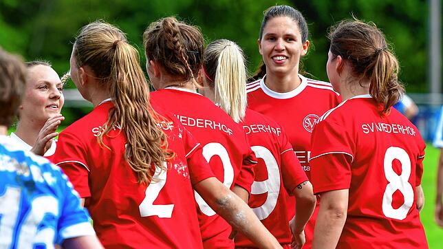 Bild : SC Niederhof/Binzgen feiert ersten Sieg beim 4:3 gegen den Hegauer FV II – und wir haben Bilder!