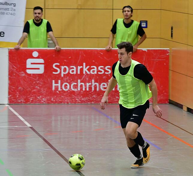 Bild 16: SV 08 Laufenburg stürmt gegen Spvgg. Andelsbach furios ins Endspiel