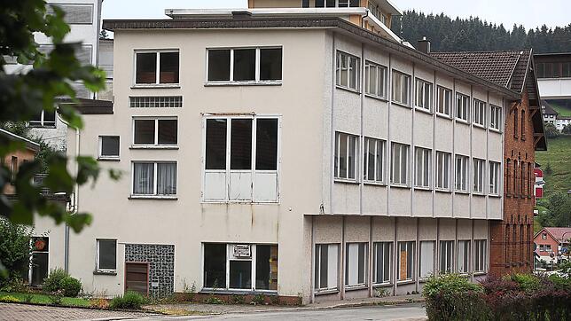 Auf dem ehemaligen King-Areal in der Ortsmitte soll Platz für das Rathaus und die Feuerwehr geschaffen werden.