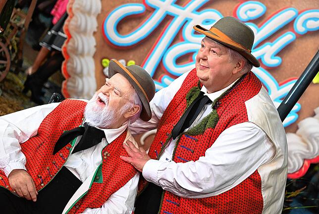 Die Wildecker Herzbuben (Wolfgang Schwalm und Wilfried Gliem) zeigen sich im Innenhof des Hofbräuhauses bei Heidi Klums „HeidiFest“.