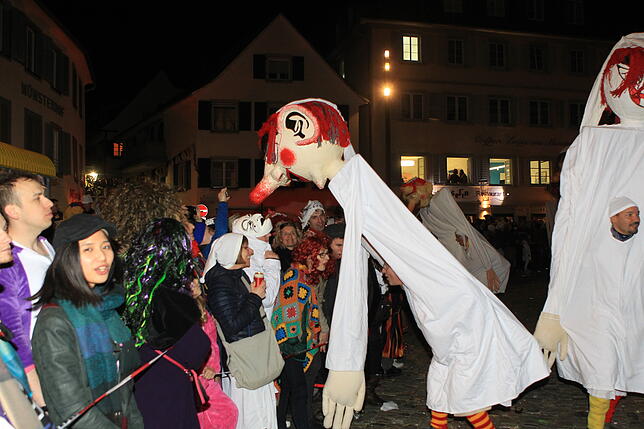 Bild 14: Weiß in Weiß: Bilder vom Konstanzer Hemdglonker-Umzug