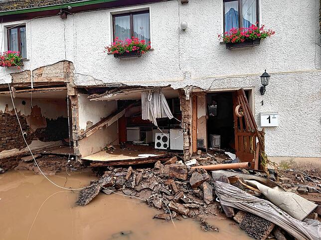 Die Hauswand im Erdgeschoss des Rentnerehepaars in Schuld im Ahrtal war von der Flut weggerissen.