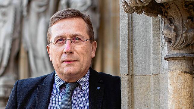 Thomas Schüller, Theologe und Kirchenrechtler, stellt der katholischen Kirche insgesamt kein gutes Zeugnis aus.