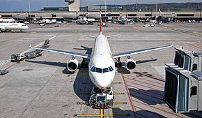 (Archivbild) Die Lufthansa-Tochter Swiss schließt Konstanz ab 27. Oktober 2025 an ihr Air Rail Netz an. Flugtickets können dann mit ...
