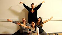 Die Tanzgarde der Narrenzunft Markdorf rund um Aurelia Zollner (links), Mailin Filbig (hinten), Leonie Riedmann (rechts) und Nathalie ...