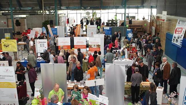 Die Tischmesse in der Jahnhalle in Stockach war sehr gut besucht. Am frühen Nachmittag hatten die Veranstalter bereits 1100 Gäste ...
