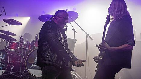 Bild : Magische Rocknacht: Die stärksten Bilder von Axxis und Axel Rudi Pell beim Milchwerk-Musikfestival