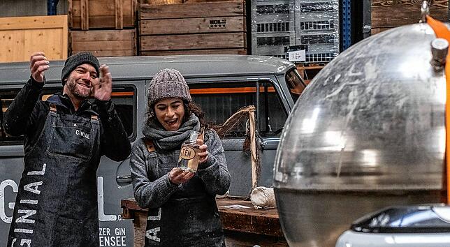 Das sind Cello Fisch und Jenny Strohmeier im Jahr 2020. Damals bereitete ihnen die Kugel viel Freude. Denn die beiden Inhaber einer ...