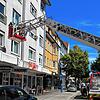 Eine Gasexplosion in einem Mehrfamilienhaus in der Ekkehardstraße ruft am Samstagmittag die Singener Feuerwehr auf den Plan.