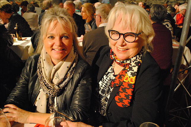 Susanne Rundel (links) und Ingrid Rundel sind gerne zu dem Metzger-Abend gekommen, denn auch sie haben Verbindungen in die Familie ...