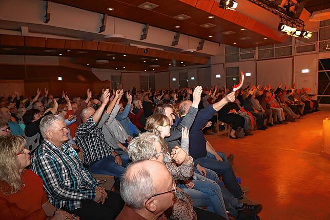 Bild 1: Schwoba-Komede in Pfullendorf: Geballte Komik in der Stadthalle