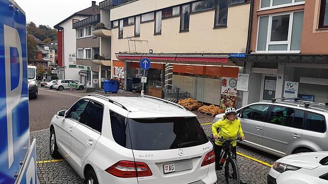 Die Verkehrssituation an der Einmündung der Haupt- in die Andelsbachstraße ist bereits jetzt schwierig. Aus diesem Grund hat der ...