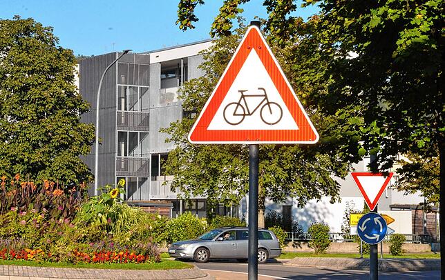 Mit Radfahrern müssen Autofahrer schon heute rechnen und künftig auch in Markdorf mit E-Scooter-Fahrern.