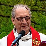 &bdquo;Unser Einsparziel liegt bei 20 Prozent, und da kommt jetzt alles auf den Prüfstand&ldquo;, sagt der katholische Dekan Josef ...
