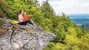 Bild : Der Premiumwanderweg „Traufgang Zollernburg-Panorama“ bietet spektakuläre Aussichten