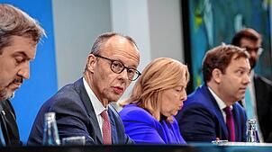 Markus Söder, Friedrich Merz, Bärbel Bas und Lars Klingbeil geben eine Pressekonferenz nach dem Koalitionsausschuss im Bundeskanzleramt.