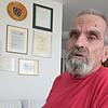 Hellmuth Hanneman engagiert sich seit Jahrzehnten ehrenamtlich für seine Mitmenschen. An einer Wand in seinem Pflegeheim-Zimmer hängen ...