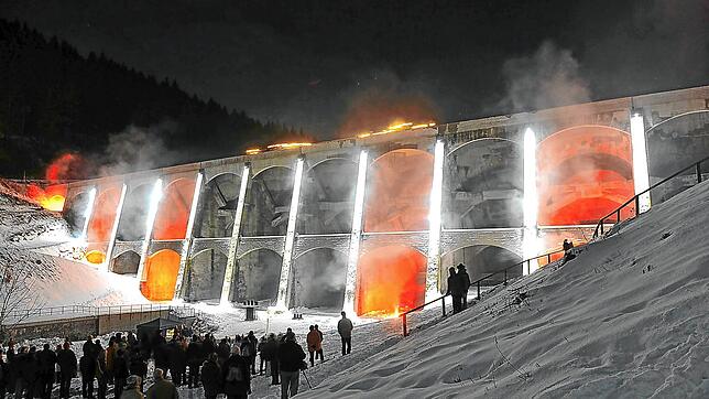 An der Linachtalsperre gibt es immer wieder besondere Veranstaltungen wie hier eine Lichterschau. Nun soll es erstmals dort einen ...