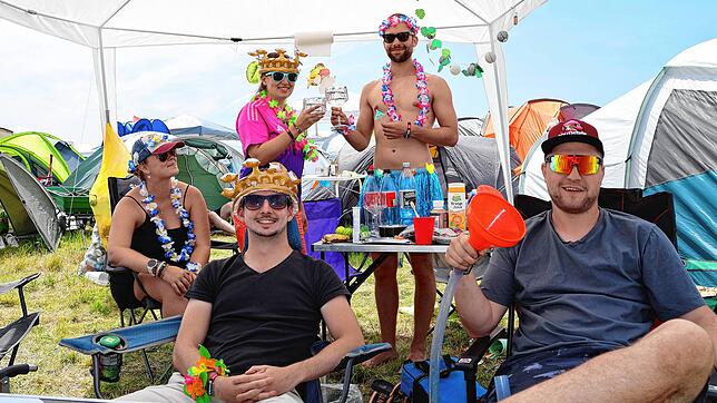 Bild : Festivalfieber beim Southside Festival: Was auf dem Zeltplatz wirklich abgeht – Outfits, Lametta und mehr