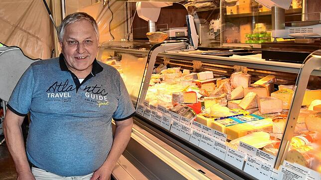 Herbert Schober kennt sich als Käse-Somelier bestens aus. Er verrät, wie aus Milch Käse gemacht wird.
