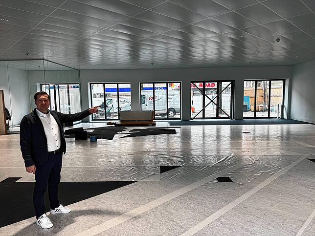 Hier ist viel Platz: Timo Jehle zeigt eine der beiden &bdquo;Beratungswelten&ldquo;.