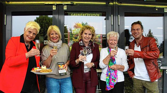 Sie freuen sich auf die erste Genussmesse „Gaumenfreuden“ vom 3. bis 5. Oktober in der Stadthalle Tiengen (von links): Messemacherin ...