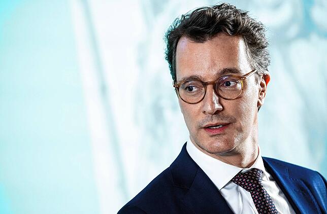 Nordrhein-Westfalens Ministerpräsident Hendrik Wüst warnt vor mangelnden Schutzoptionen der Länder. Auf diesem Bild äußert er sich bei ...