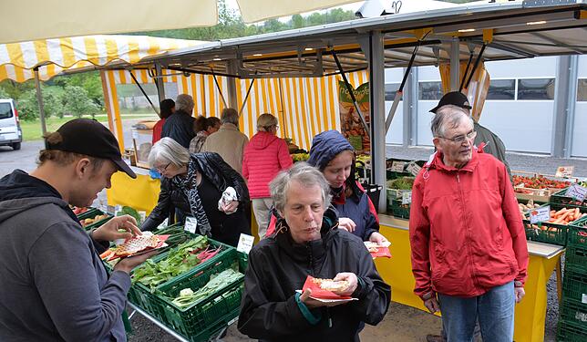Bild 1: Einkaufen am Park: Die Bilder vom Besuch auf dem Gurtweiler Schlossmarkt