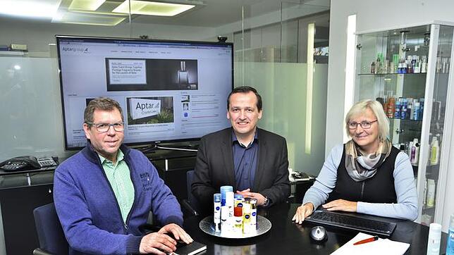 Martin Riesle (Direktor Produktion), Andrew Thompson (Finanzdirektor) und Andrea Dieterle (Marketing) berichten von der Übernahme der ...