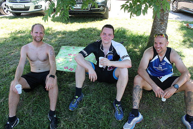 Bild 24: Triathlon trotz Hitze: In Unterbränd messen sich die Hobbysportler beim Laien Man