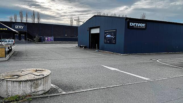 Wieder einmal hat es hier vor dem Grey geknallt. Diesmal erlitt ein 20-Jähriger schwere Verletzungen.