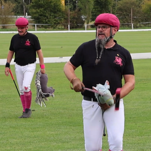 Hobby Horsing für den guten Zweck! So war der zweite Steckenpferd-Polo-Cup in Donaueschingen