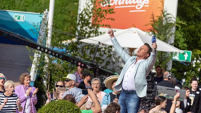 "Immer wieder sonntags" mit Stefan Mross lief am 21. Juli in der ARD. Infos rund um Gäste, Programm, Übertragung und Wiederholung gibt ...