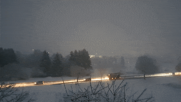 Der Verkehr rollt in den frühen Morgenstunden ganz langsam in Richtung Villingen.