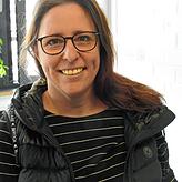 &bdquo;Ich freue mich jedenfalls sehr, zumal das Lächeln der Schüler ja etwas Unbezahlbares ist.&ldquo;Priska Claus, Deutsch-, Biologie- ...