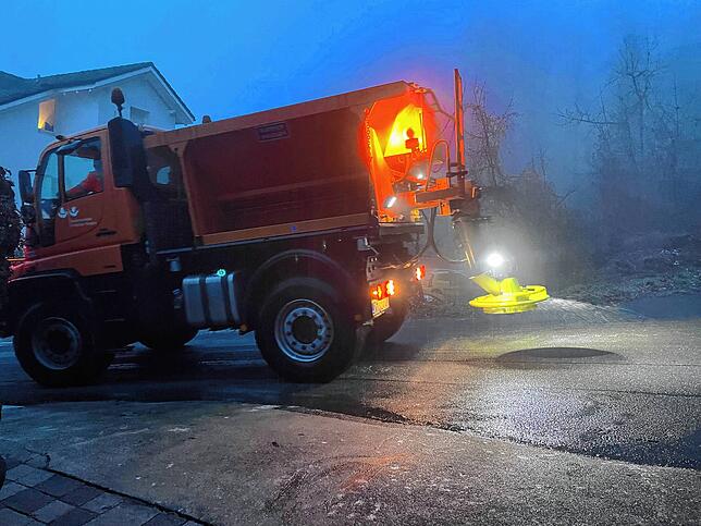 Die Streufahrzeuge sind auch in Waldshut &ndash; wie hier auf dem Haspel &ndash; im Einsatz.
