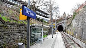 Am Bahnhof in Überlingen soll es zu einer Schlägerei gekommen sein. Wie die Polizei mitteilt, erlitt dabei ein 25-Jähriger eine ...